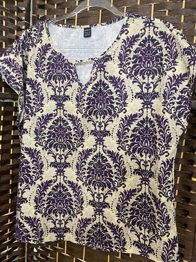 SHEIN Cream Short Sleeve Tee with Purple Damask Print